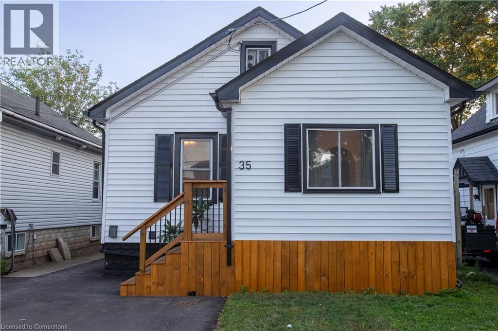 35 St Peter St, St. Catharines, ON L2T 1P1