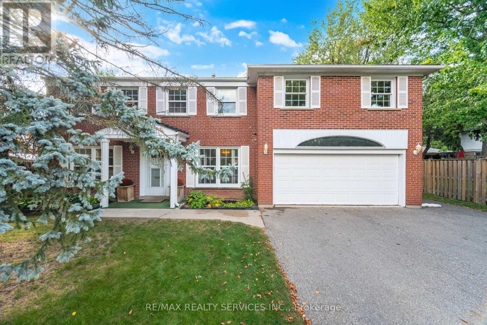 34 Peel Village Pkwy, Brampton, ON L6W 1G5