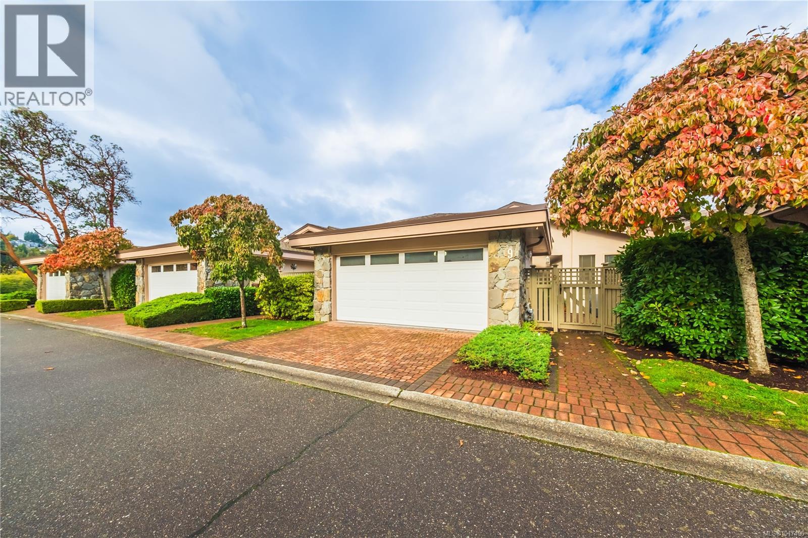 4991 Bella Vista Cres Unit 9 Cres, Nanaimo, BC V9V 1M9
