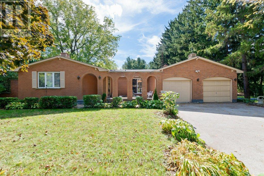 46215 North St, Central Elgin, ON N5P 3S8