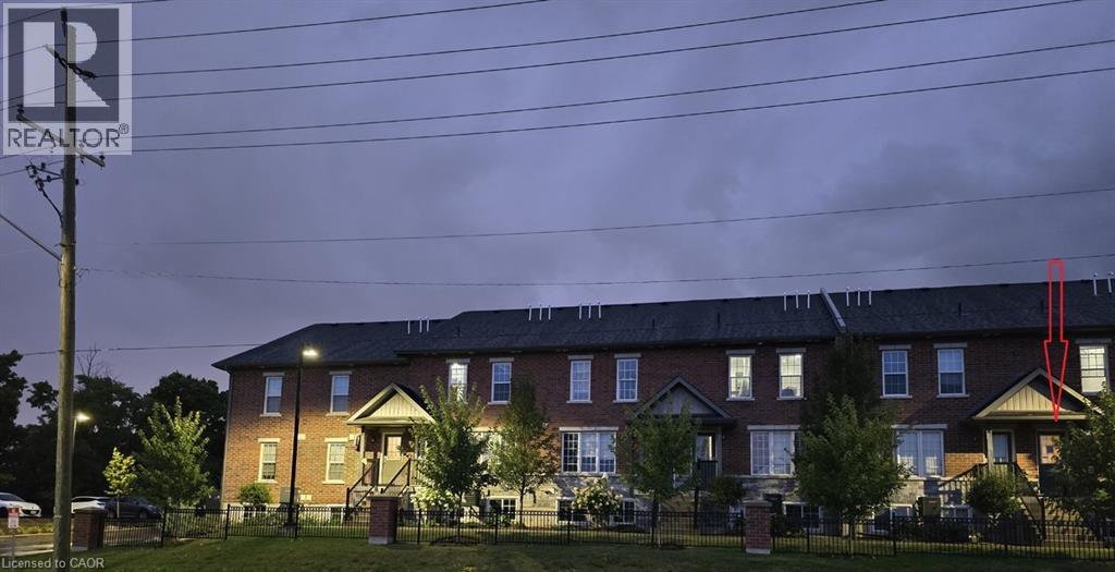 252 Penetanguishene Road Unit 10, Barrie, ON L4M 7C2