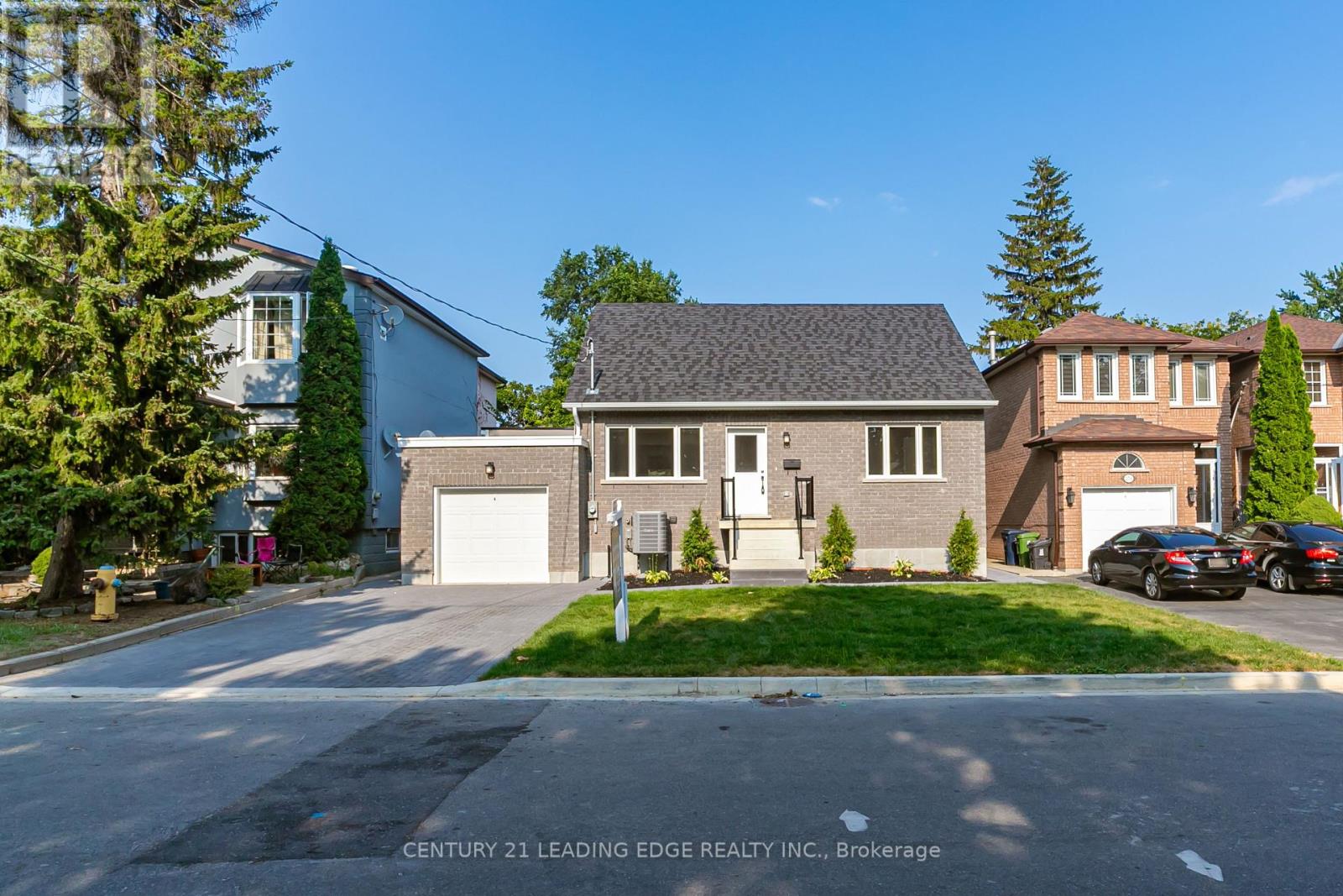 29 Natal Ave, Toronto, ON M1N 3V3