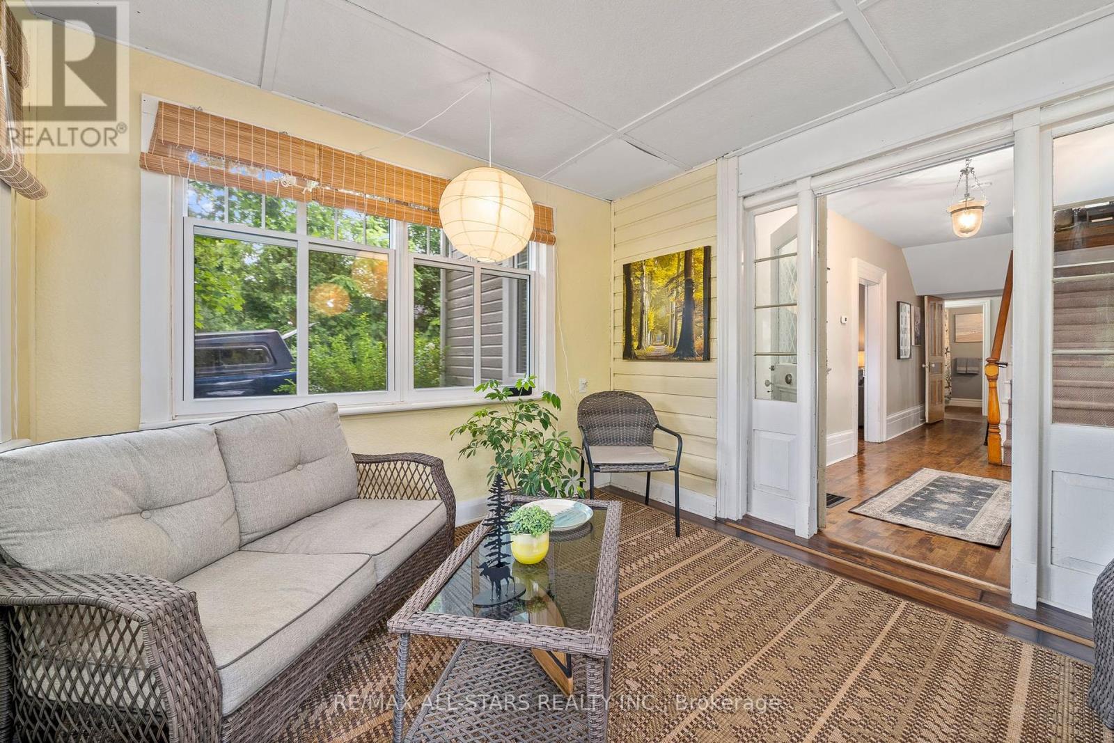 49 John St, Kawartha Lakes Fenelon Falls, ON K0M 1N0