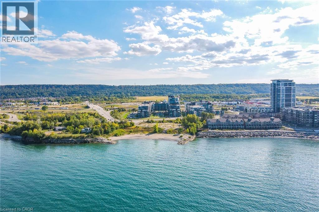 16 Concord Place Unit 402, Grimsby, ON L3M 0J1