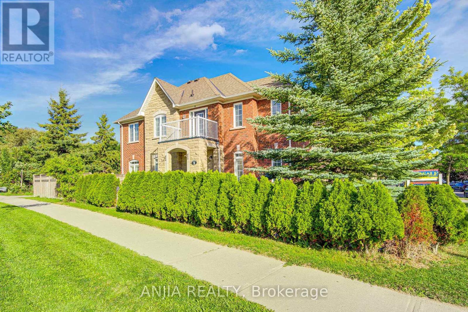 4 James Ratcliff Ave, Whitchurch-Stouffville, ON L4A 1P2