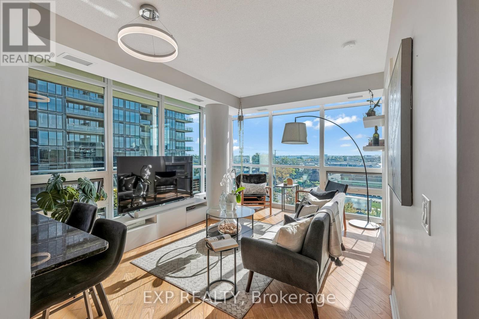 611 1055 Southdown Rd, Mississauga, ON L5J 0A3