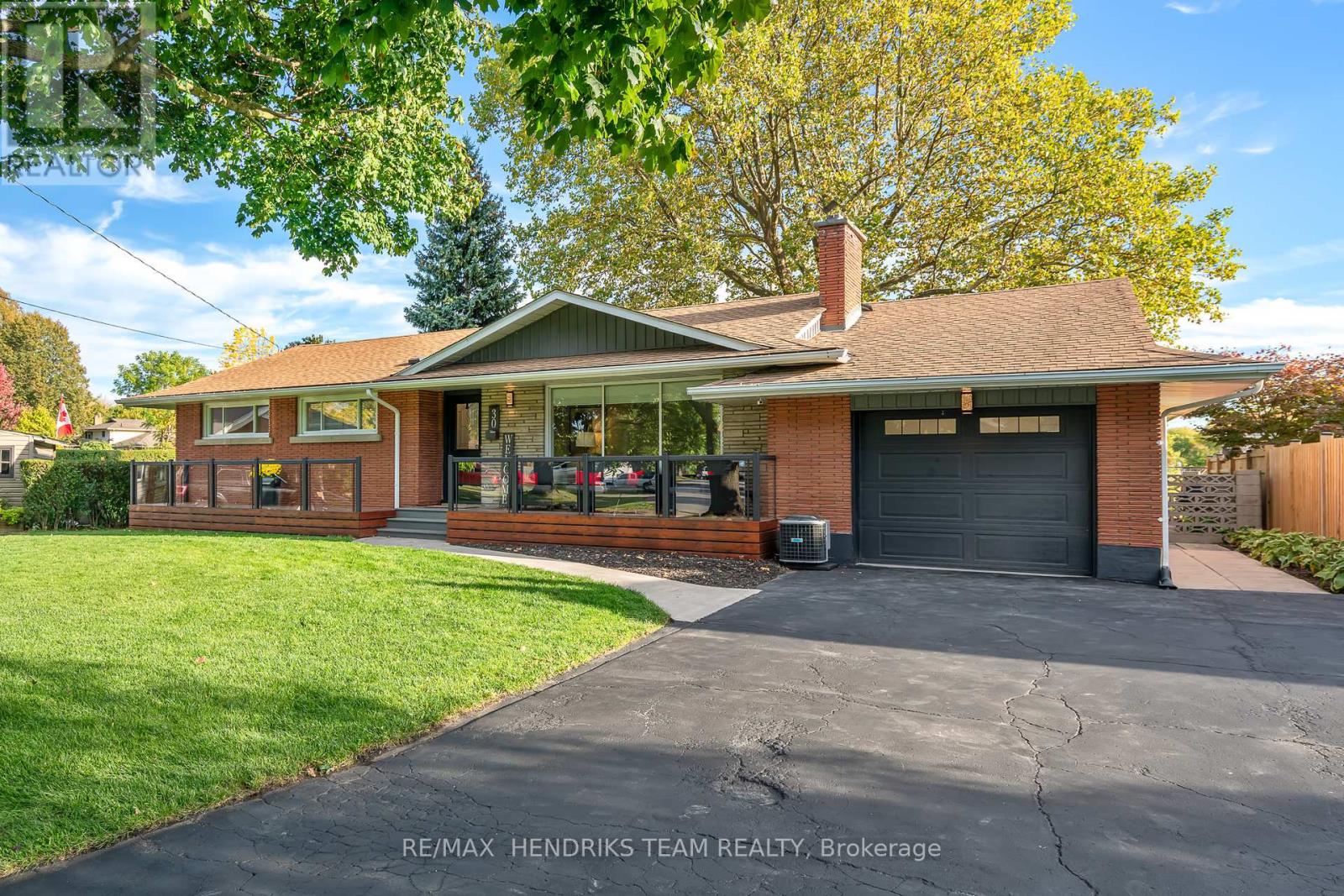30 Bessborough Dr, St. Catharines, ON L2M 3G4