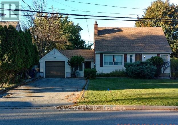 6 Wardlaw Cres, Toronto, ON M9V 1L2