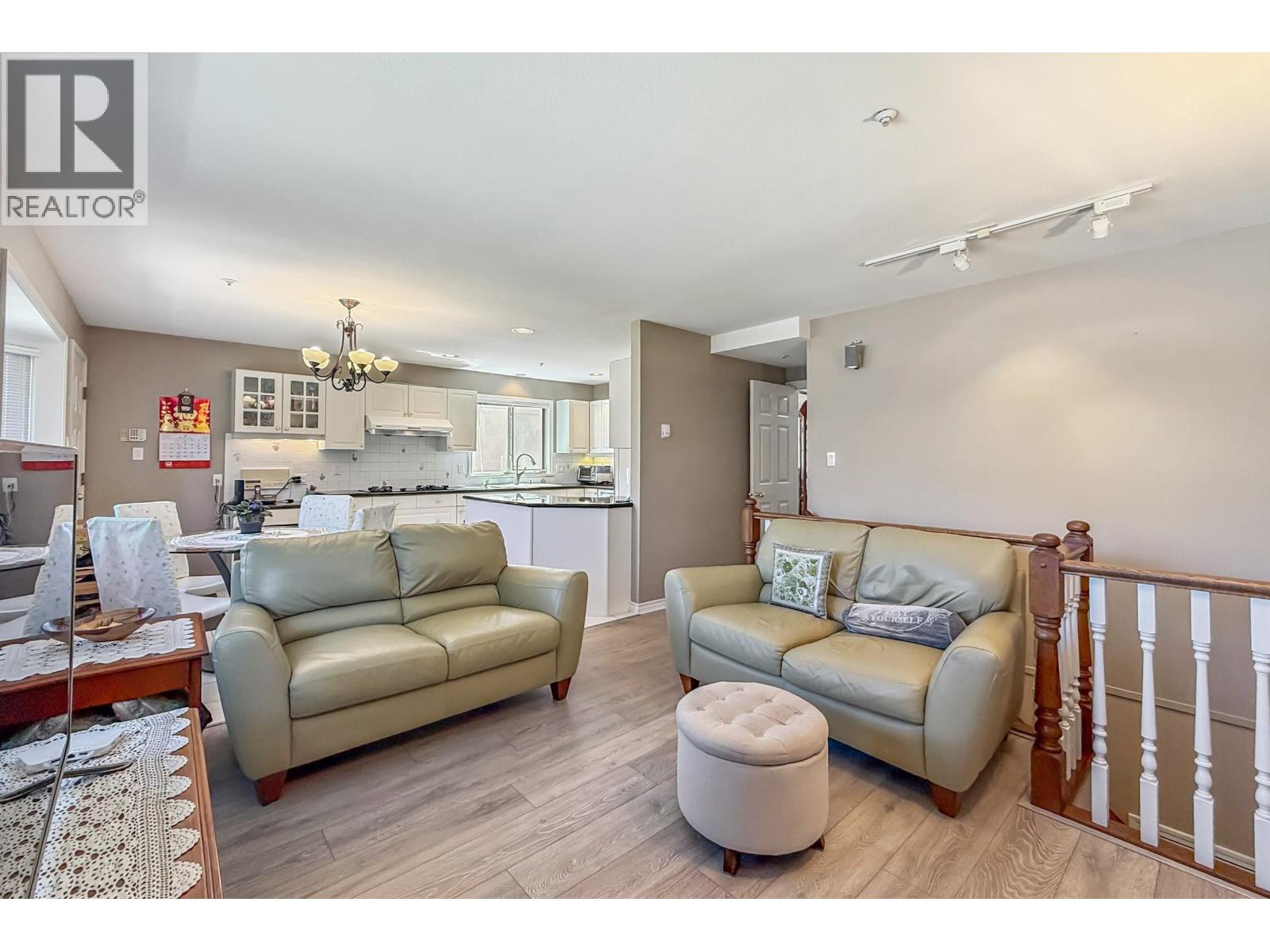 2755 W 20th Ave, Vancouver, BC V6L 1H1