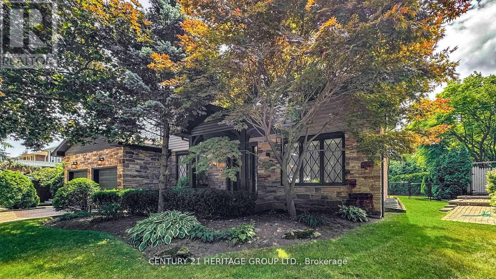 280 Henderson Ave, Markham Royal Orchard, ON L3T 2M2