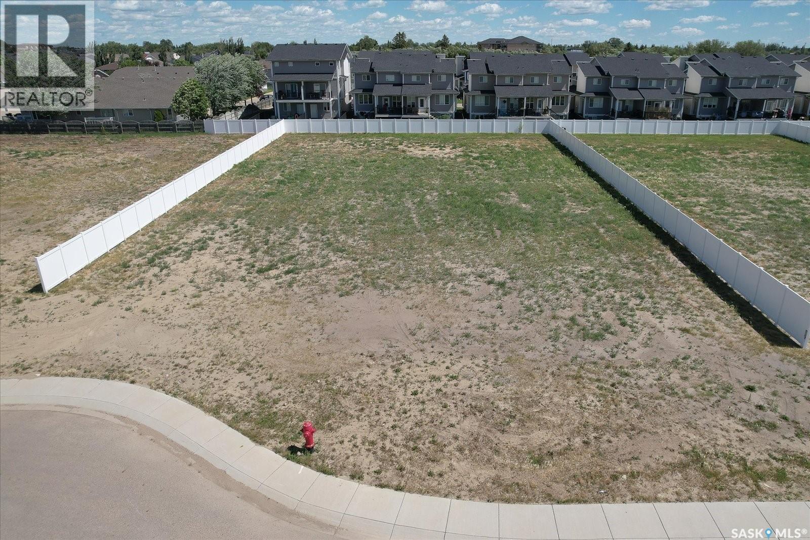 8 Loewen Ct, Warman, SK S0K 1A0