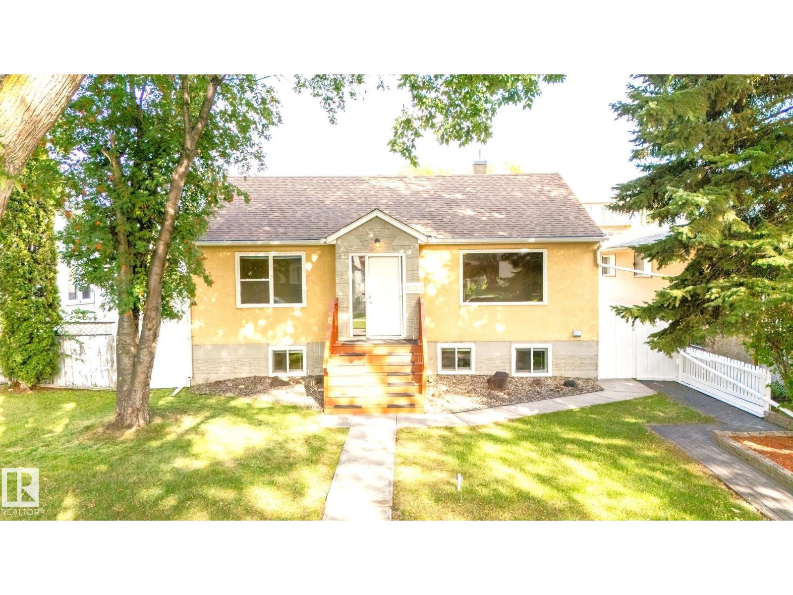 67 St Nw Unit 12021, Edmonton, AB T5B 1M4