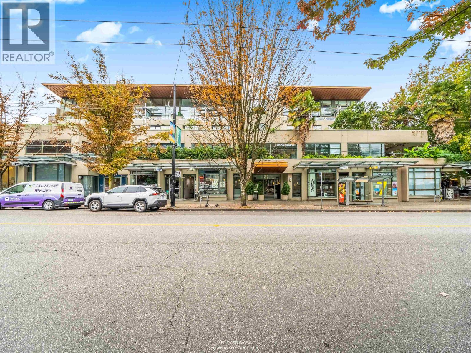 1688 Robson Street Unit 302, Vancouver, BC V6G 1C7