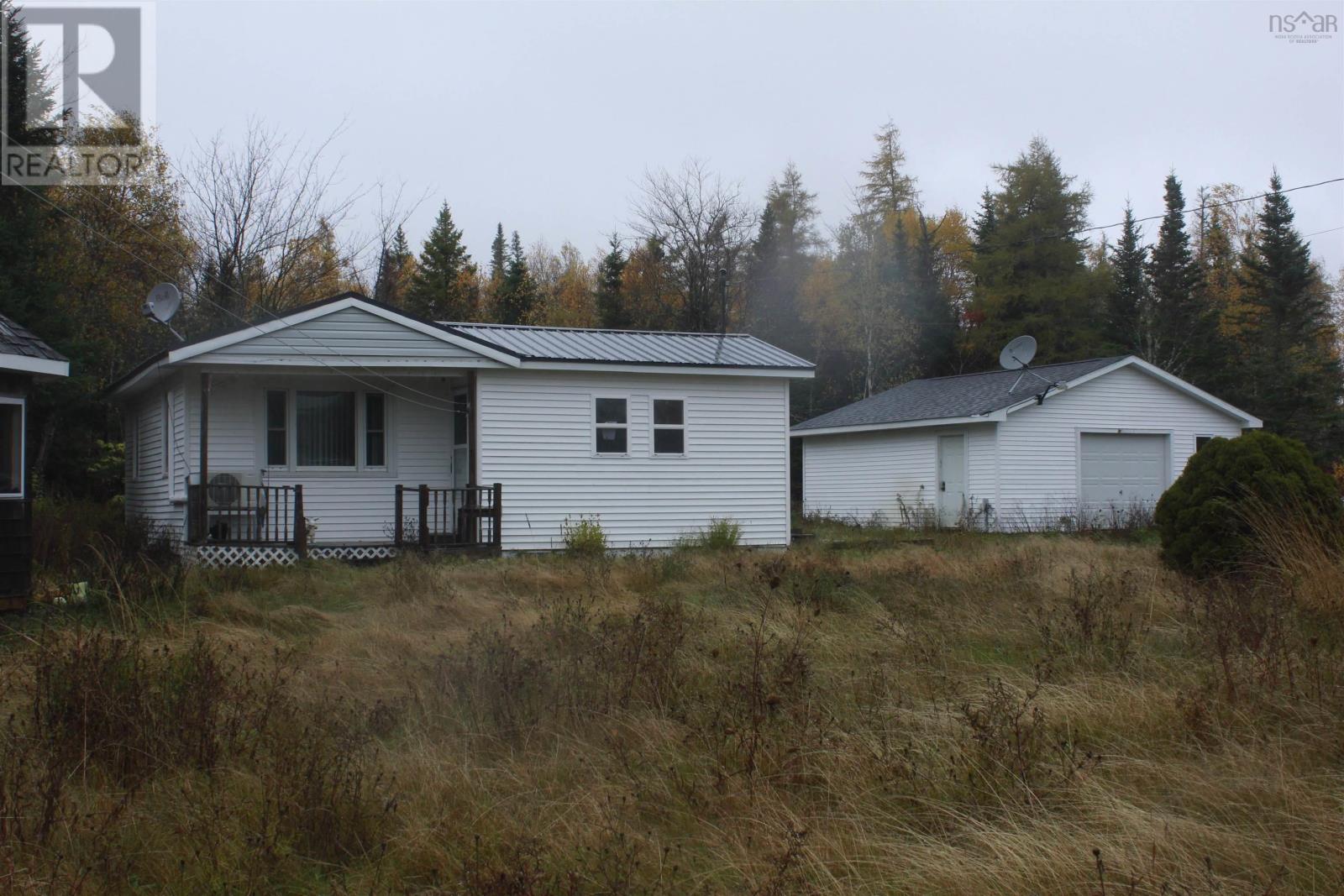 83 Pleasant Valley Rd, Pleasant Valley, NS B0N 2M0