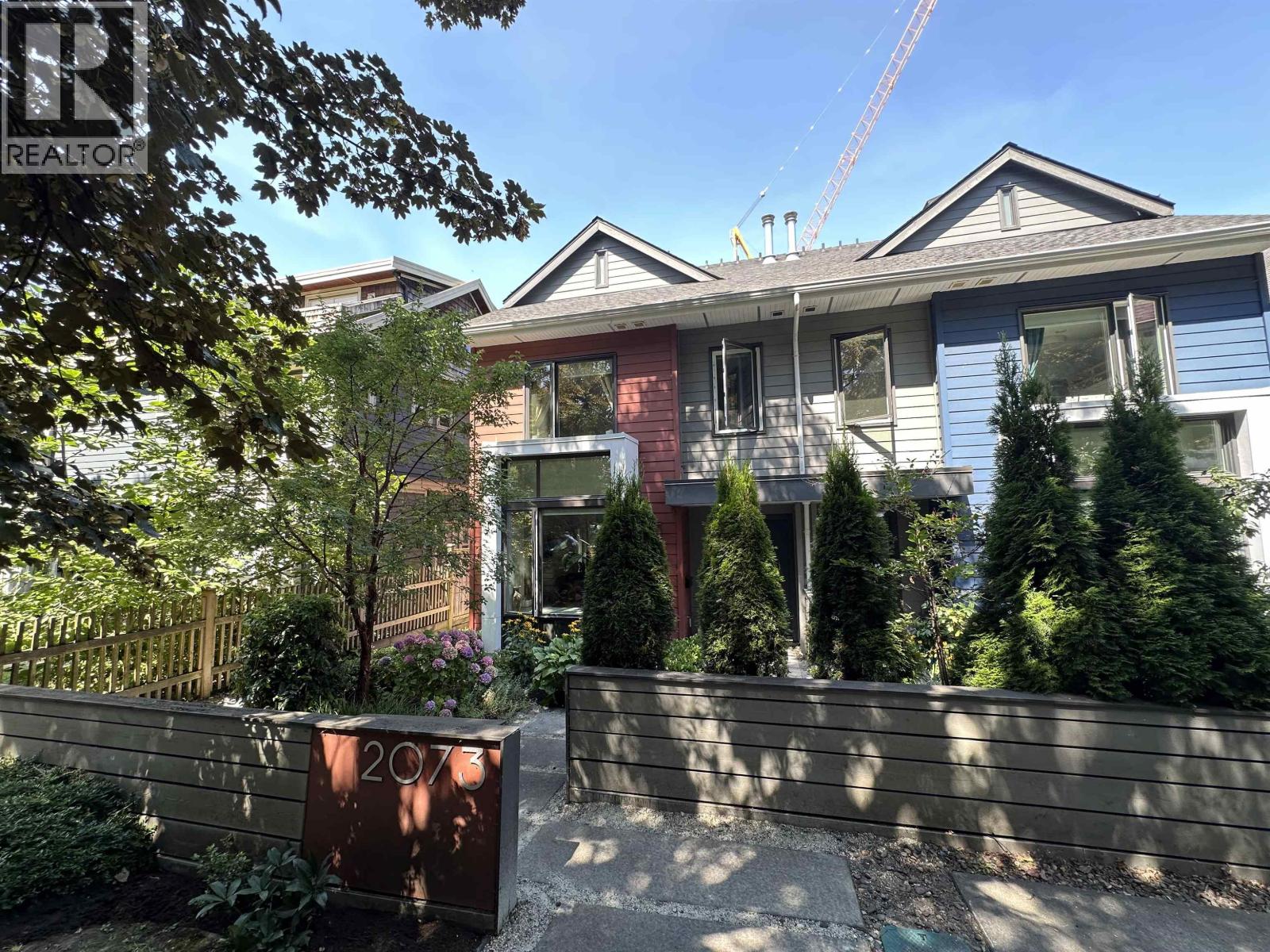 2073 E Pender St, Vancouver, BC V5L 1X1
