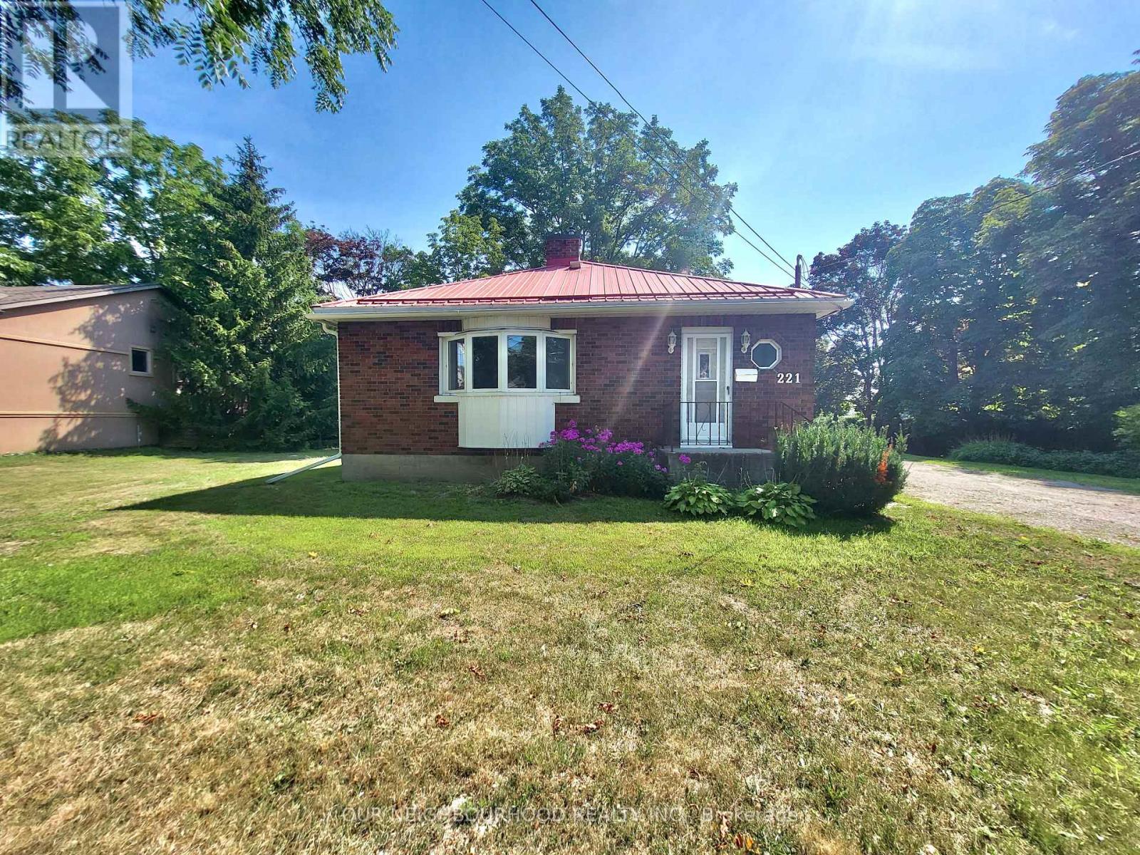221 Liberty St N, Clarington, ON L1C 2M6