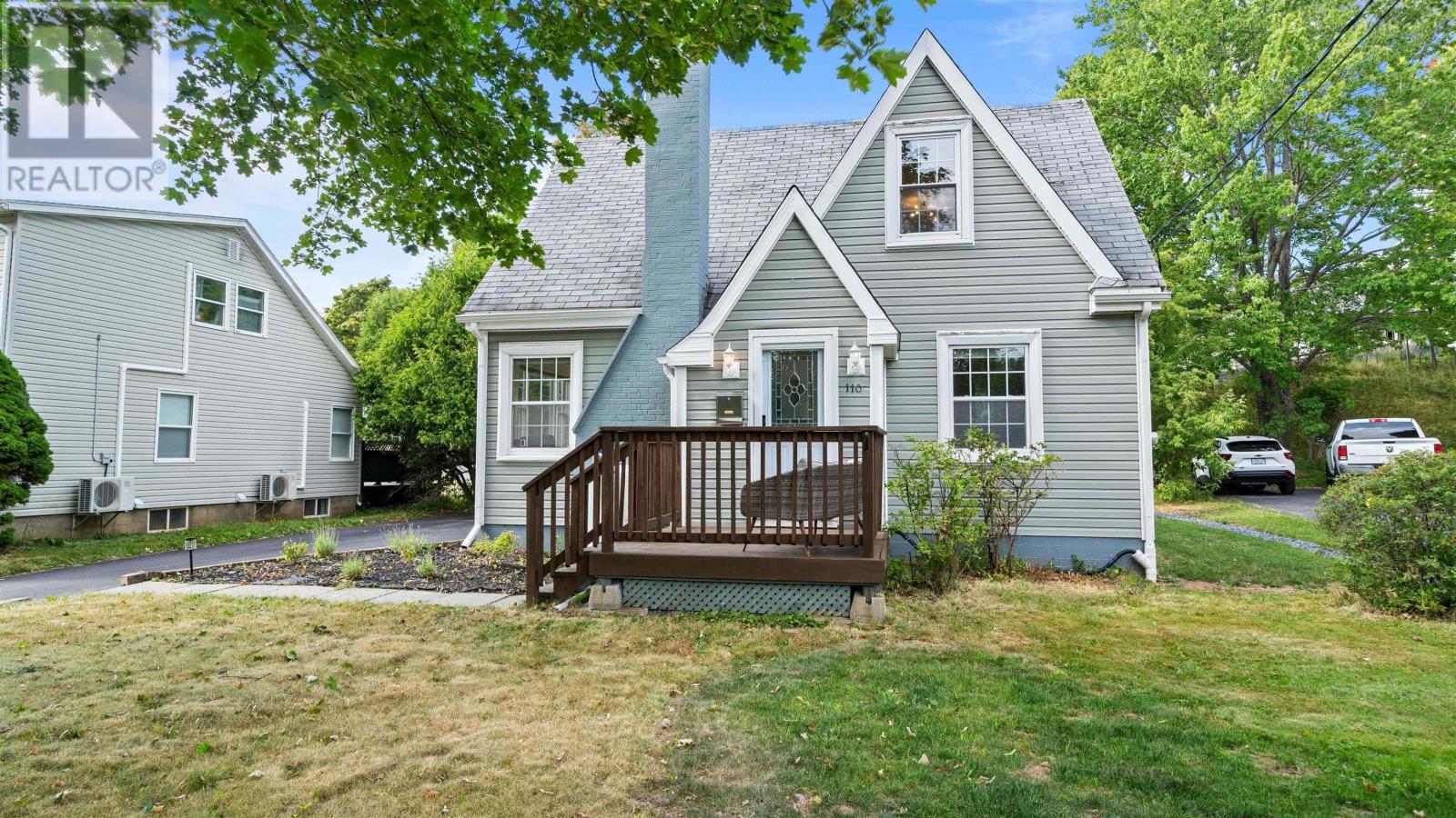 110 Elm St, New Glasgow, NS B2H 1Y4