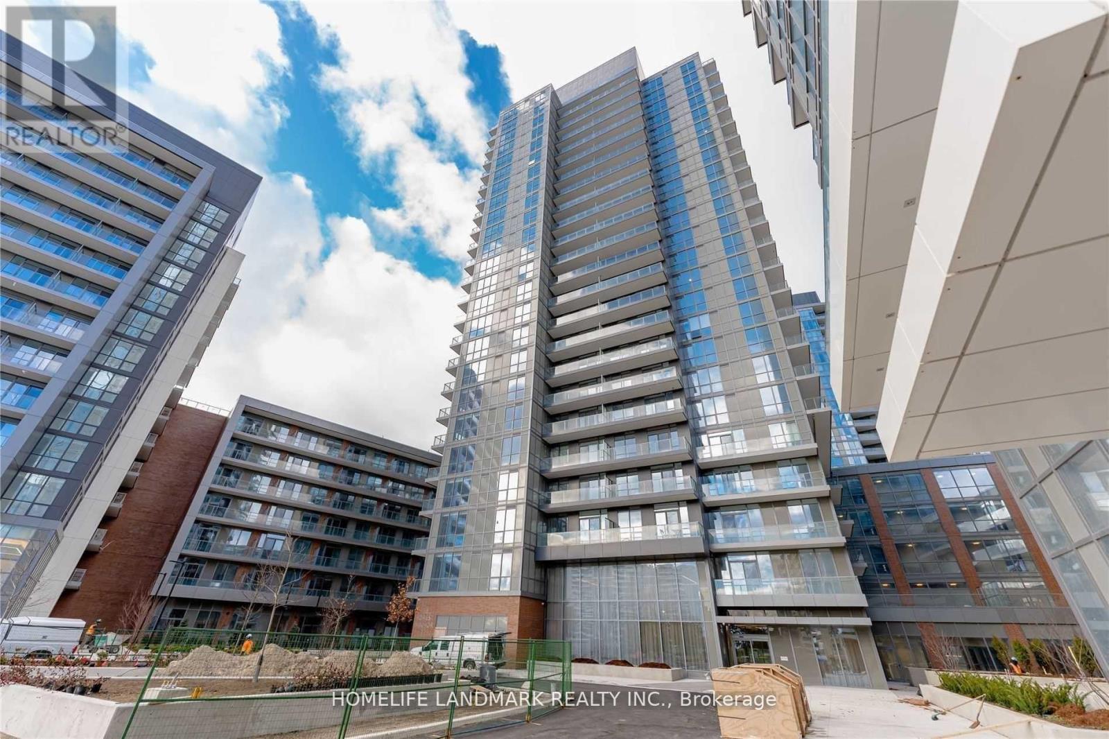 411 38 Forest Manor Rd, Toronto, ON M2J 0H4