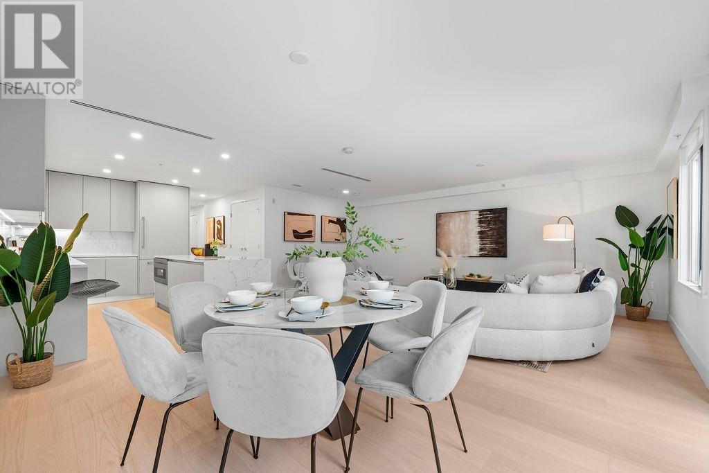 1331 Marine Drive Unit 202, West Vancouver, BC V7T 1B6