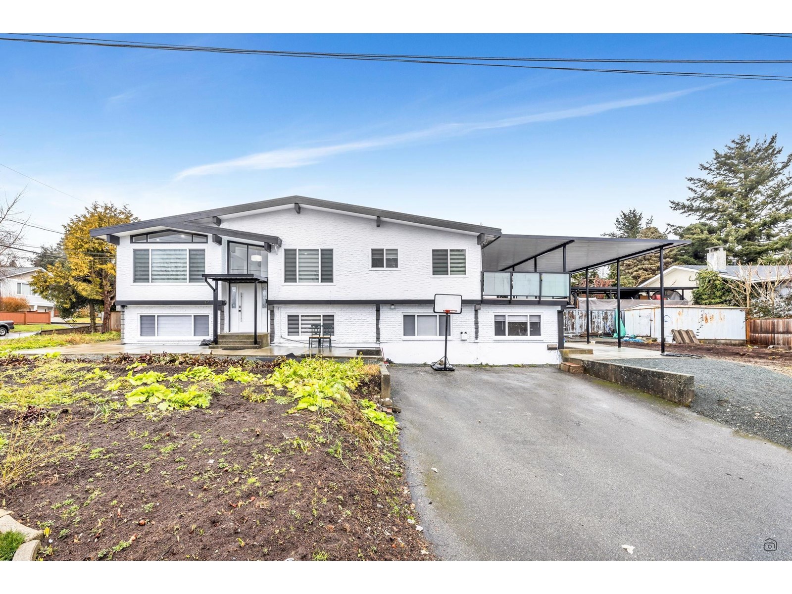 15839 Cliff Ave, White Rock, BC V4B 1W7