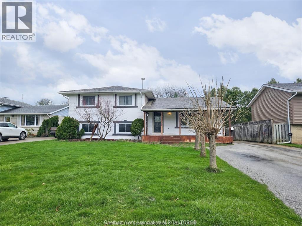 74 Chestnut Dr, Chatham, ON N7M 4Z1