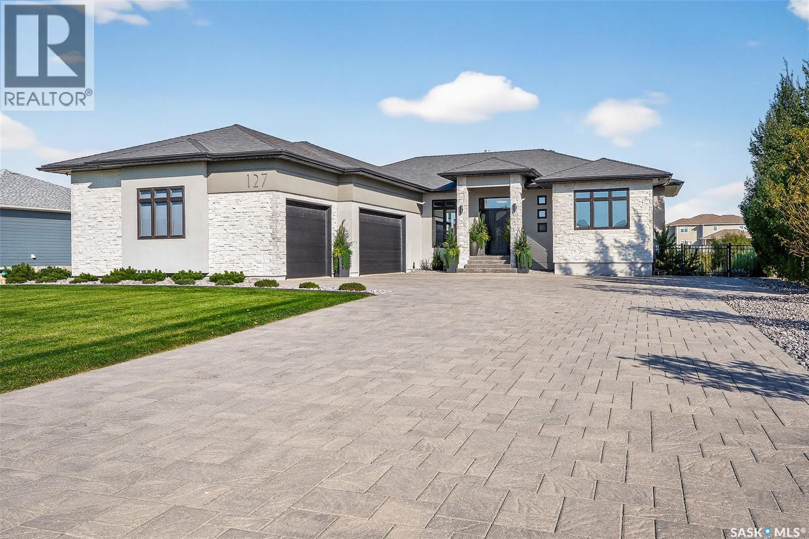 127 Iron Bridge Dr, Moose Jaw, SK S6J 0B4