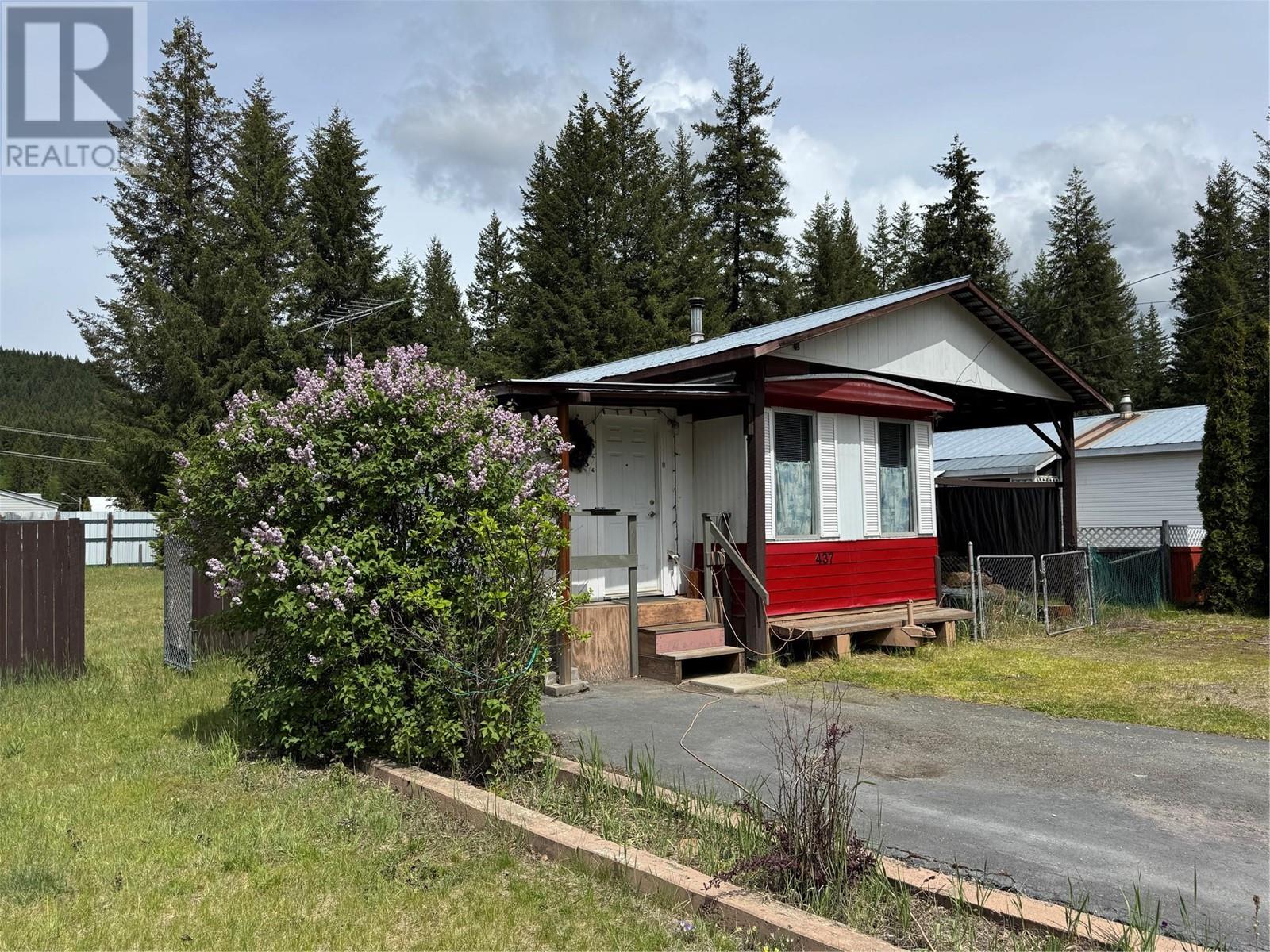 437 Wildwood Rd, Clearwater, BC V0E 1N1