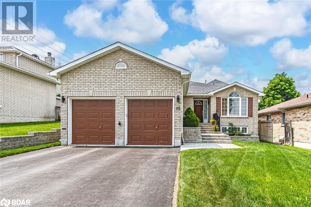 115 Lions Gate Blvd, Barrie, ON L4M 7E5
