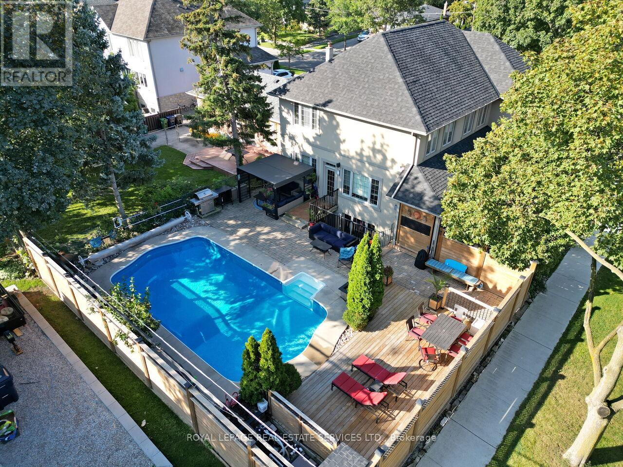 37 Maydolph Rd, Toronto Islington-city Centre West, ON M9B 1V9
