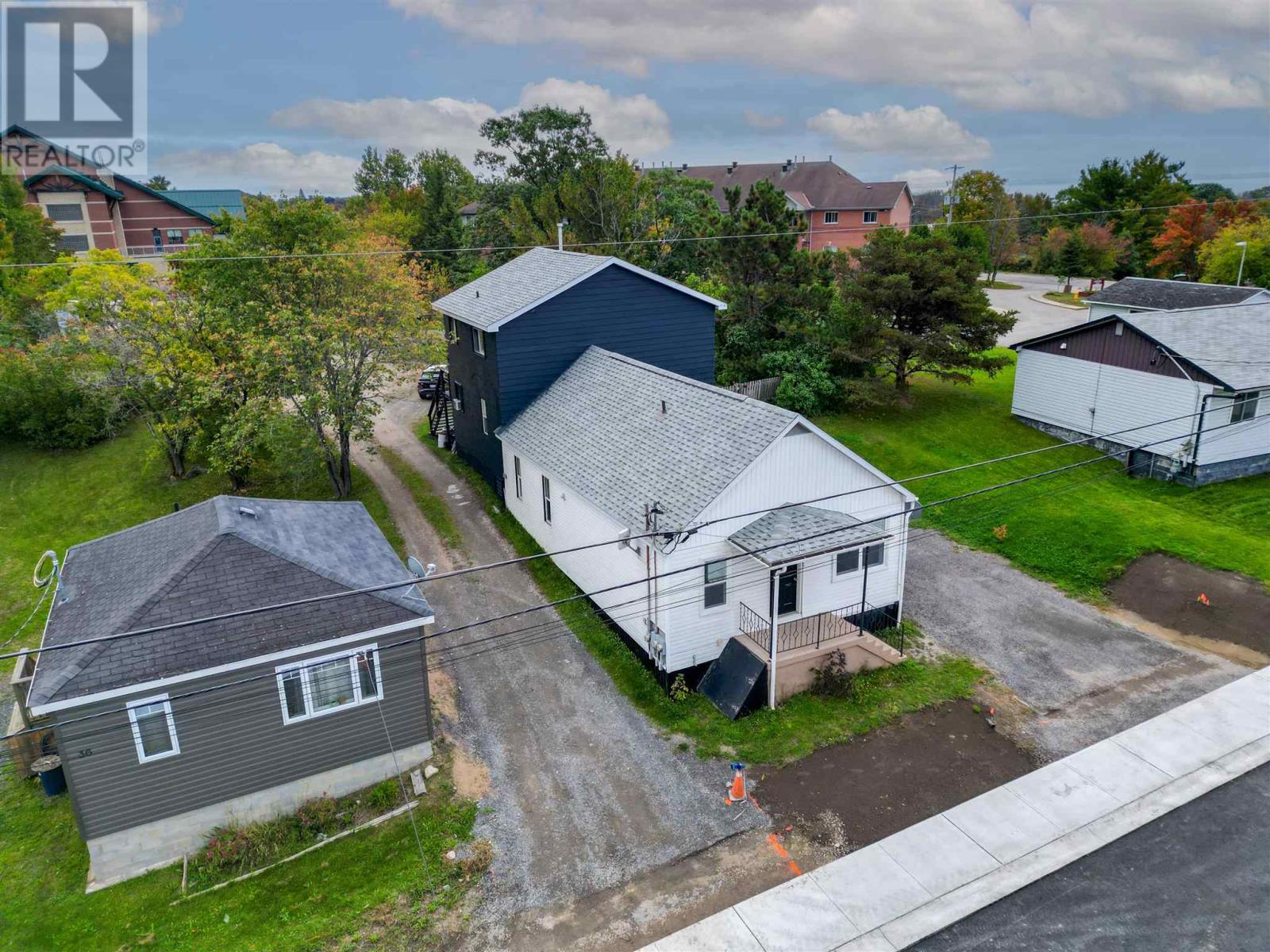 34 Huron St, Blind River, ON P0R 1B0