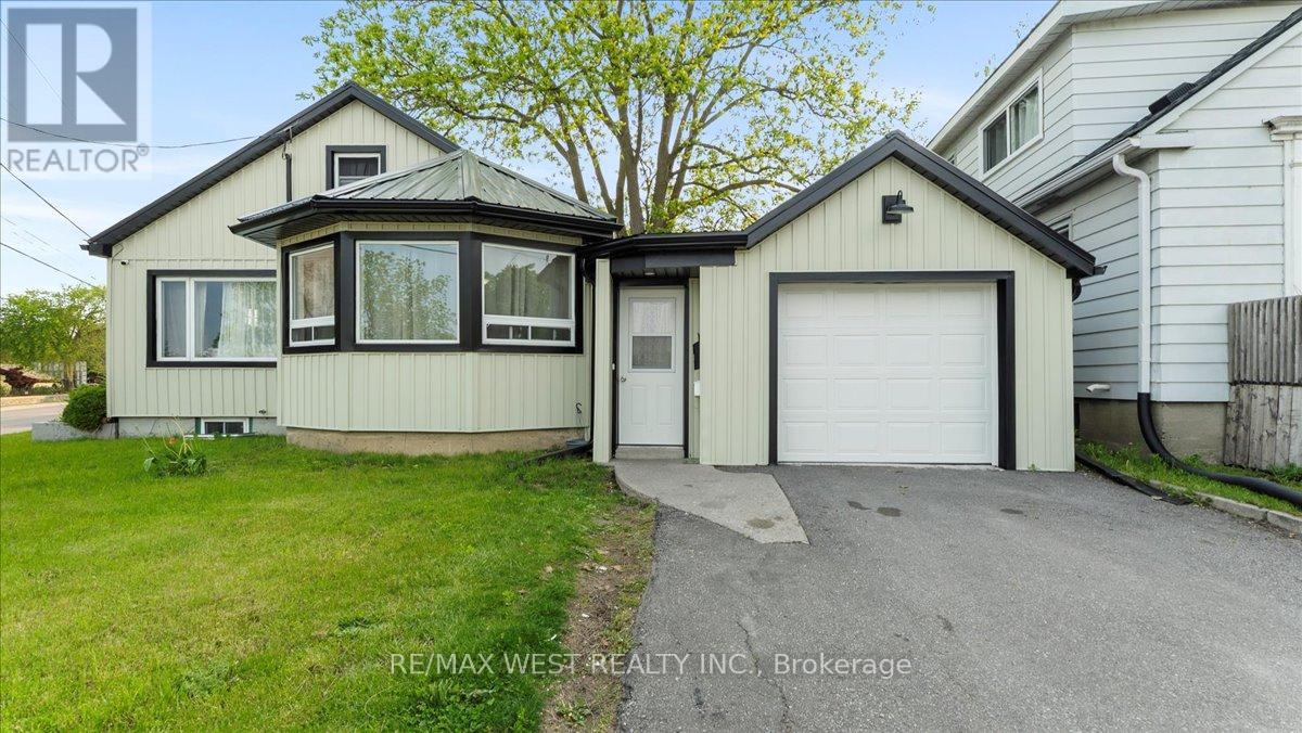 134 Dundas St W, Belleville, ON K8P 1A5