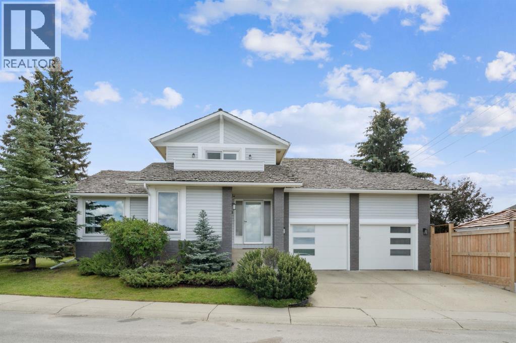 79 Woodbrook Rd SW, Calgary, AB T2W 4M5