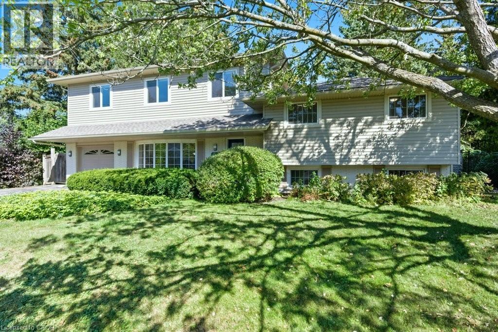 207 Spring Trl, Ancaster, ON L9G 1Z3