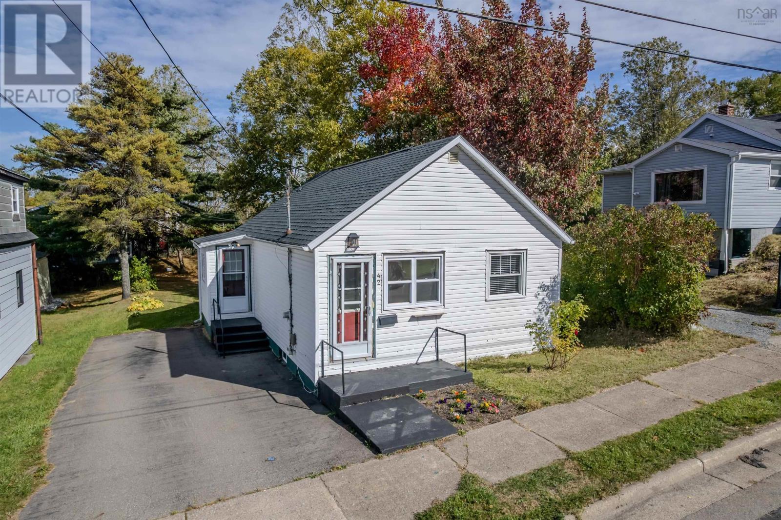 42 Thomas St, Sydney, NS B1S 2R3
