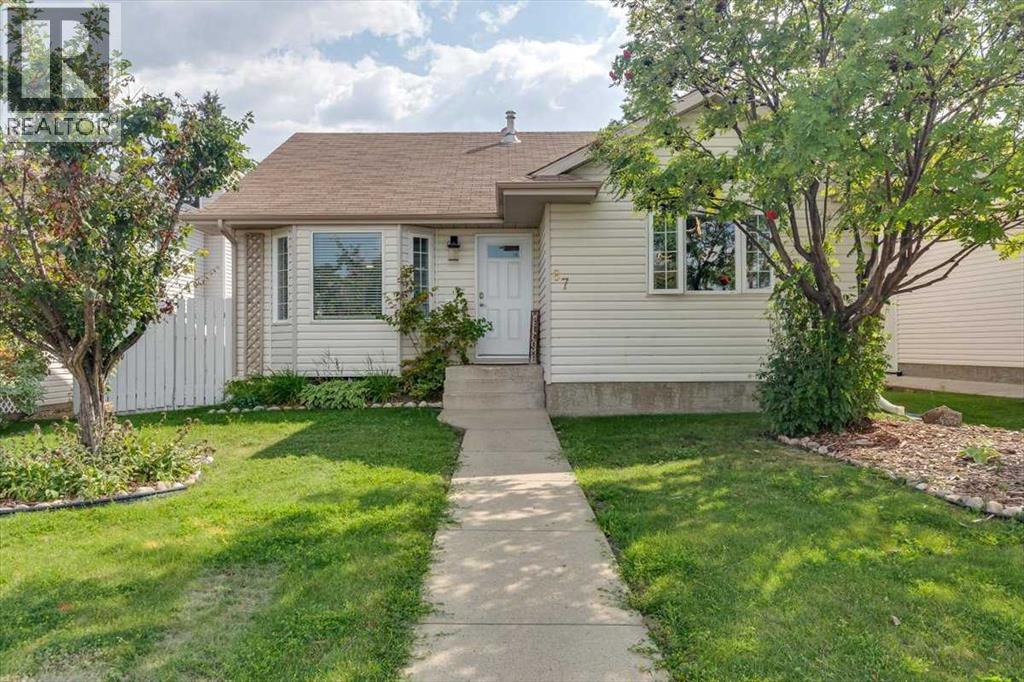 67 Duston St, Red Deer, AB T4R 2L6