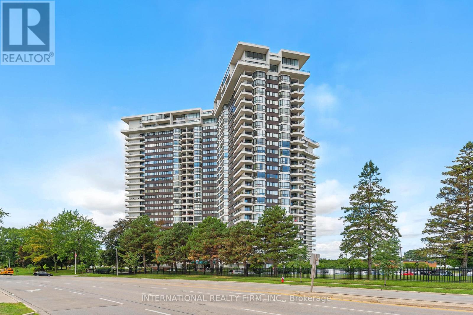2608 1333 Bloor St, Mississauga, ON L4Y 3T6