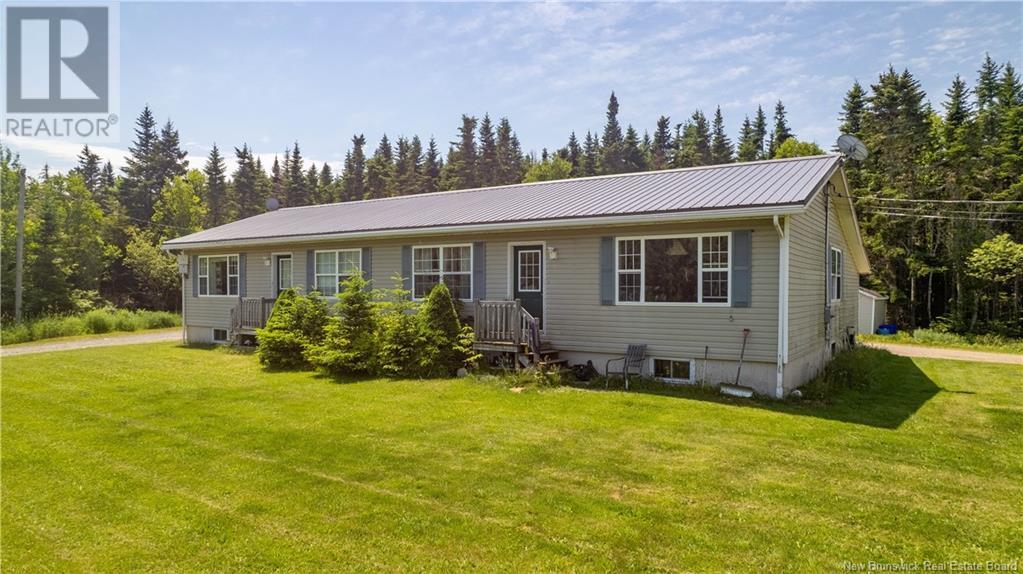 45 Fundy Bay Dr, St George, NB E5C 3E3
