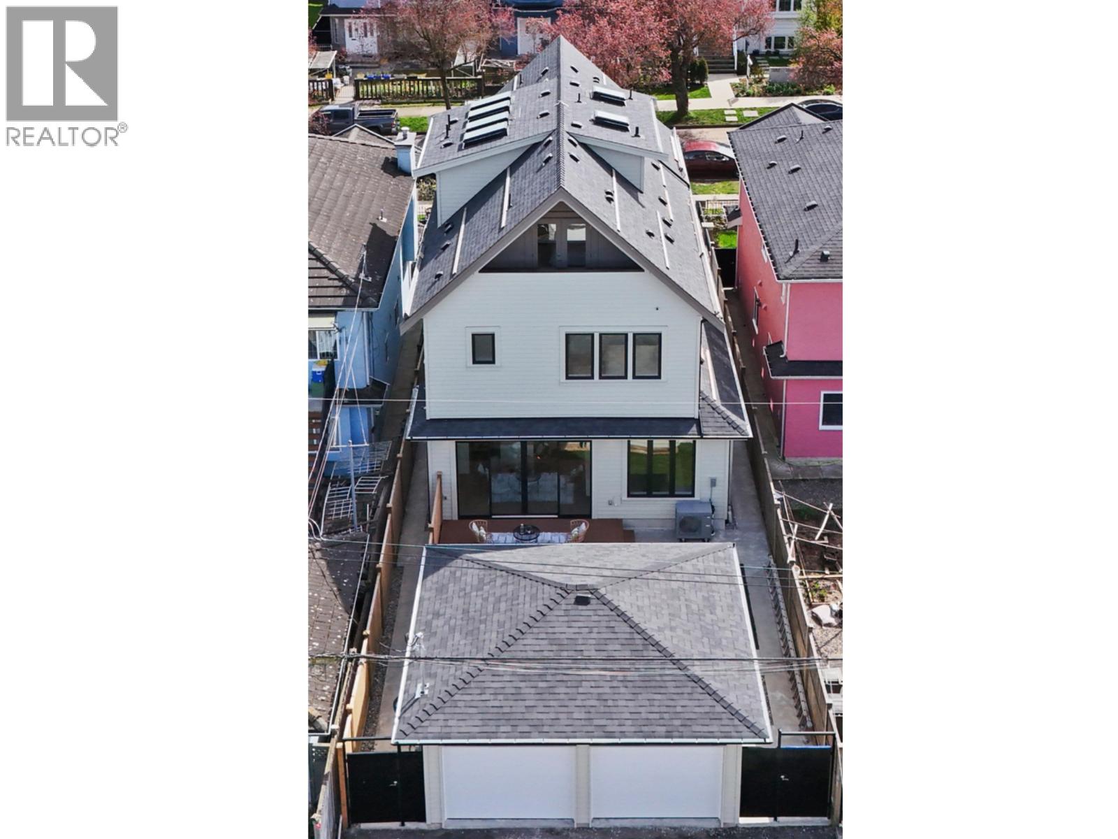 2253 Grant Street Unit 2, Vancouver, BC V5L 2Z6