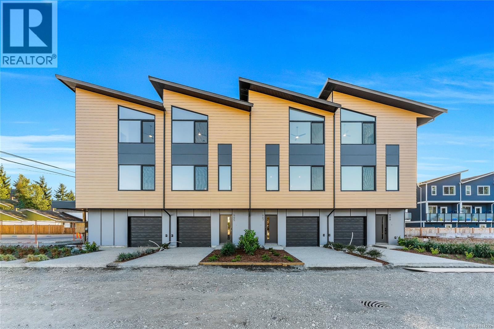 905 Vine Crt Ct, Langford, BC V9C 2V8