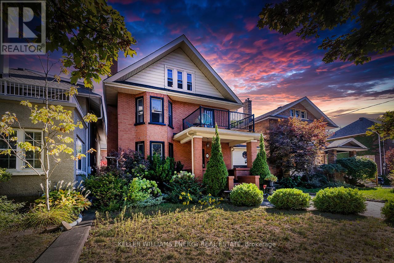 23 Connaught St, Oshawa, ON L1G 2G8