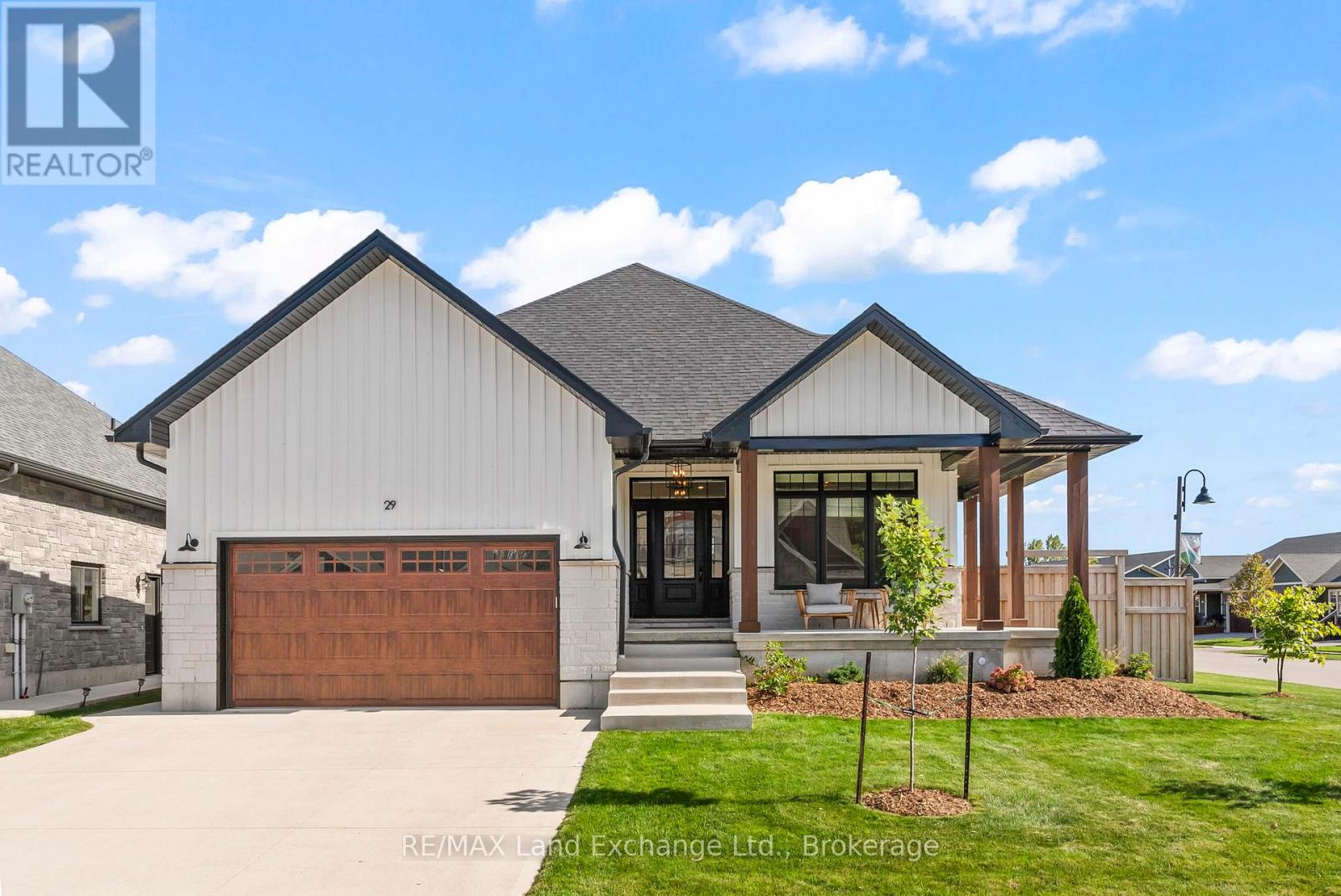 29 Westlinks Dr, Saugeen Shores, ON N0H 2C3