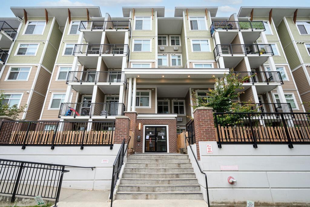 20696 Eastleigh Crescent Unit 503, Langley, BC V3A 0M3
