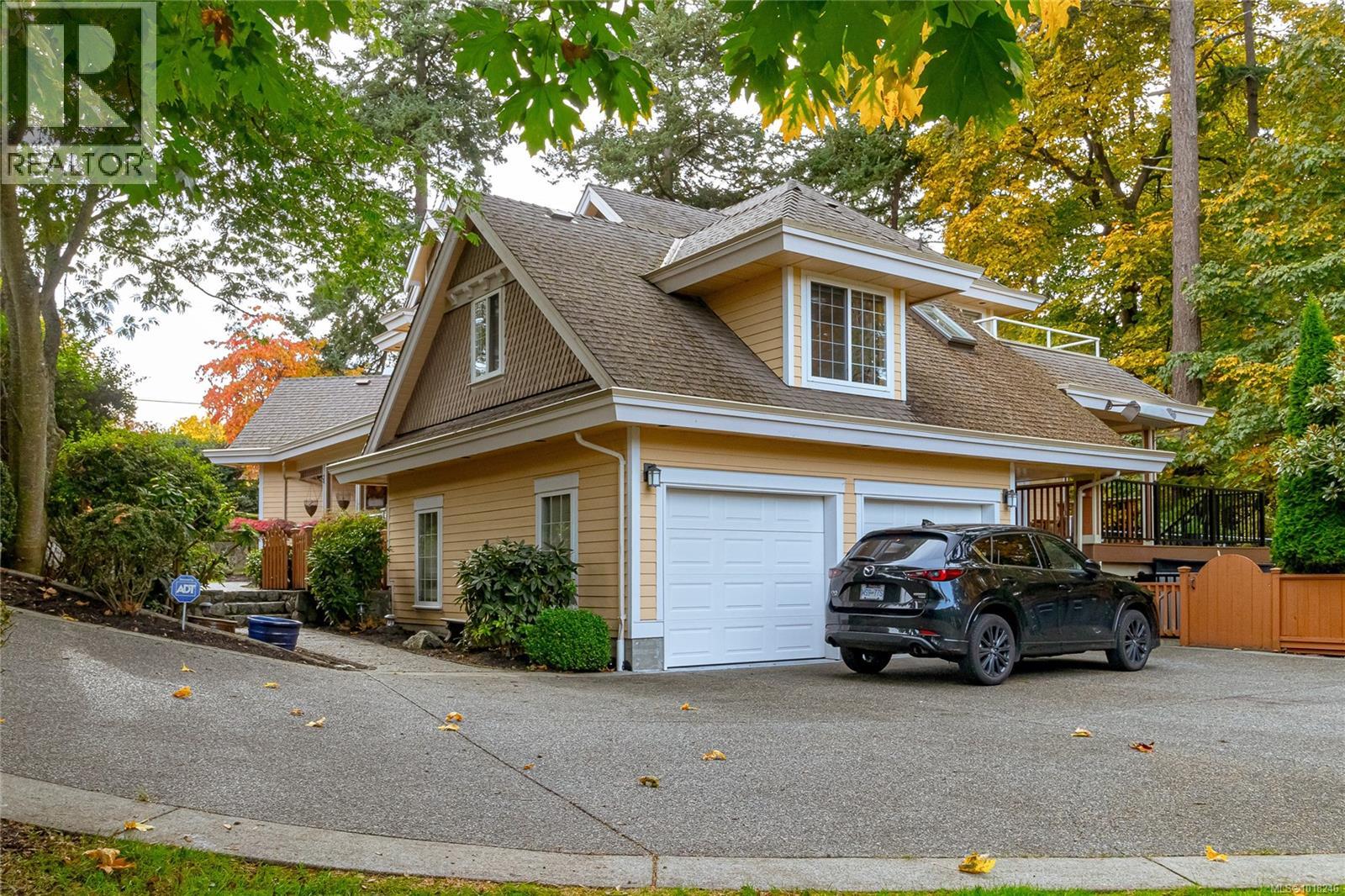 4512 Gordon Point Dr, Saanich, BC V8N 6L2