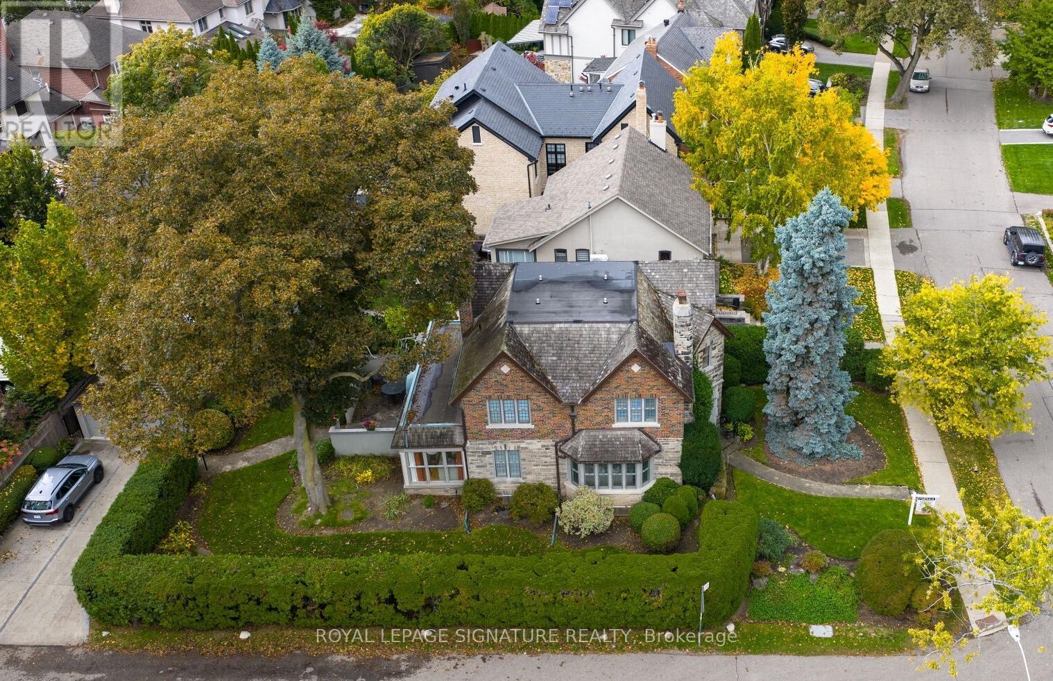 51 Strath Ave, Toronto Kingsway South, ON M8X 1R4