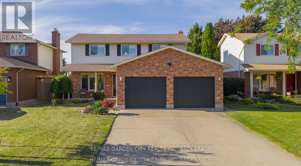 67 Chancery Cir, St. Catharines, ON L2M 7R3