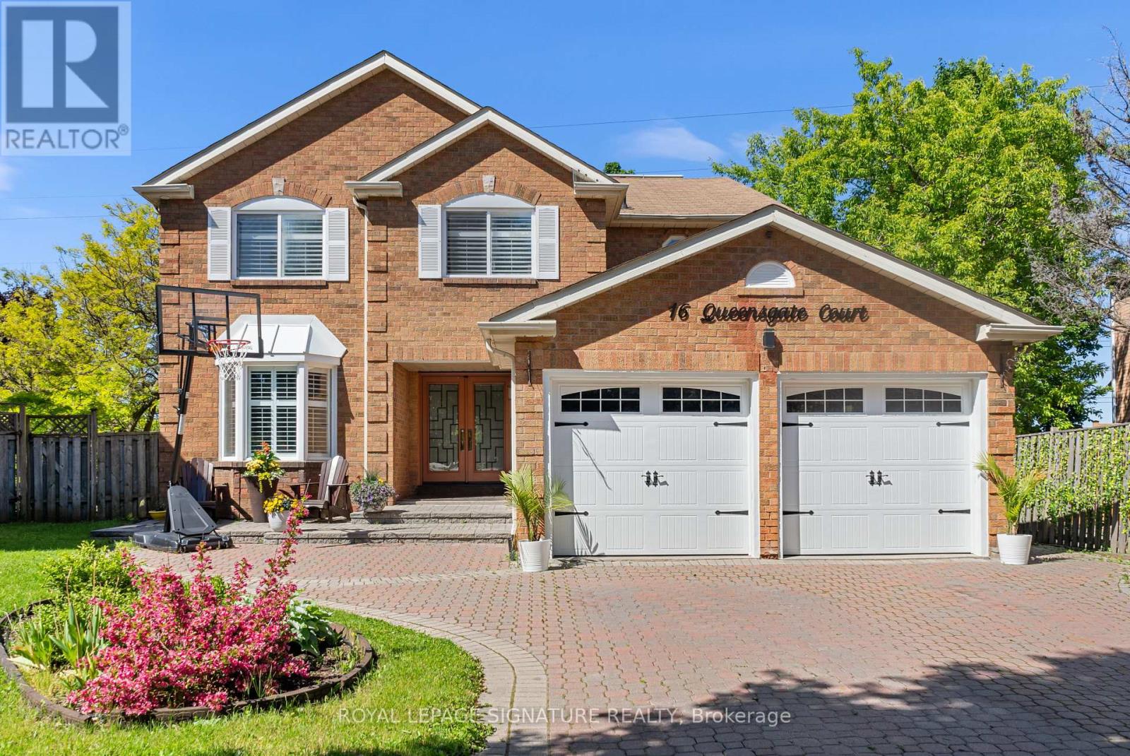 16 Queensgate Ct, Markham, ON L3R 8L5