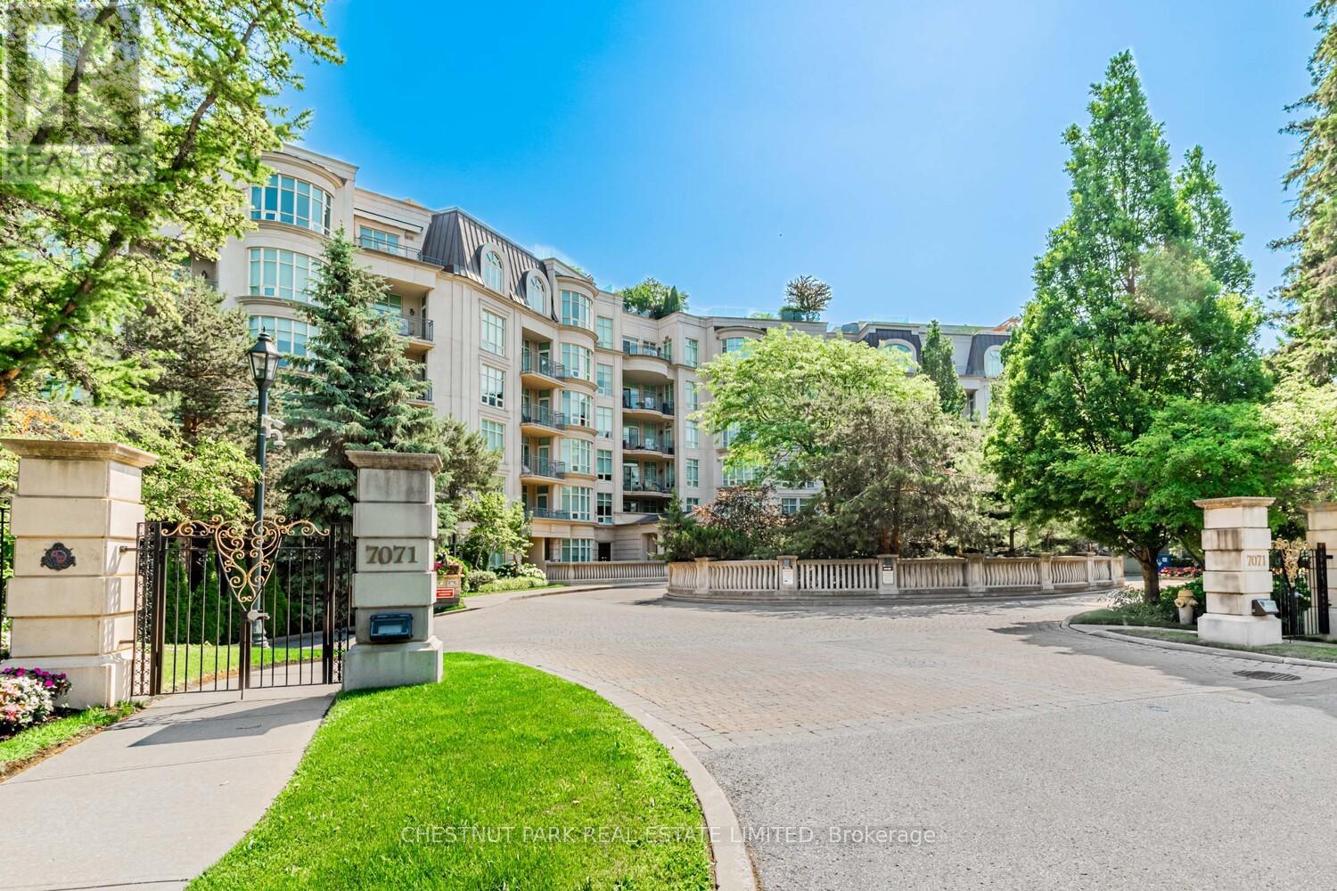 212 7071 Bayview Ave, Markham, ON L3T 7Y8