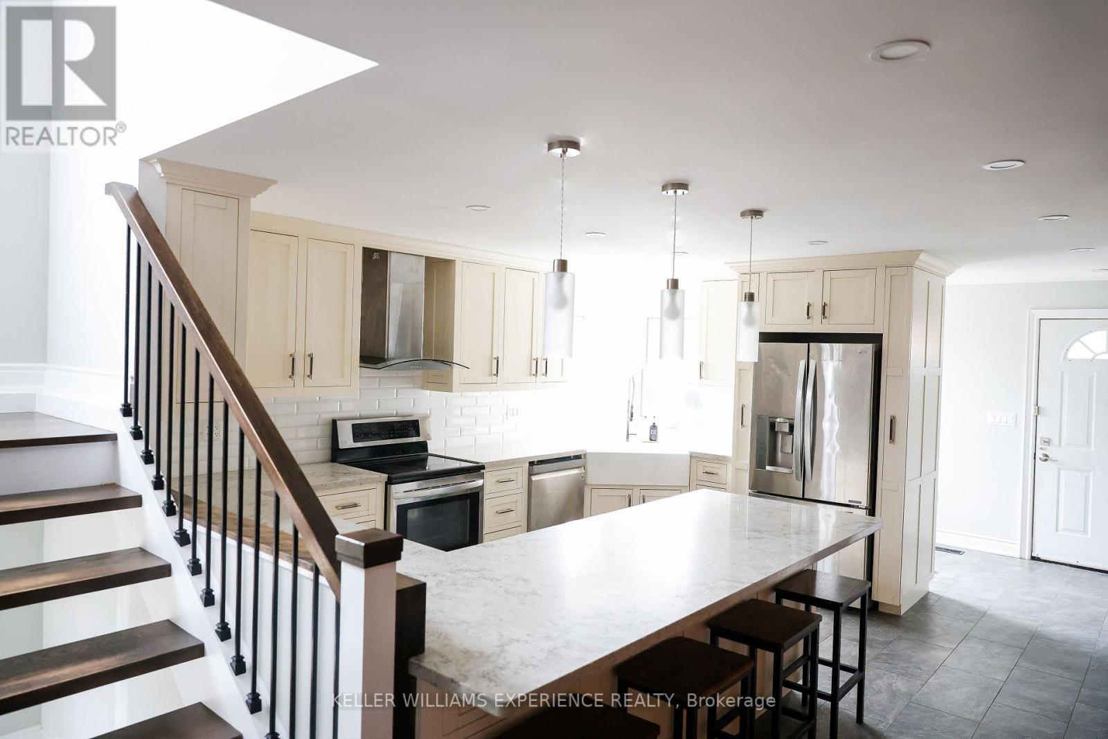 2233 4th Line, Innisfil, ON L0L 1K0