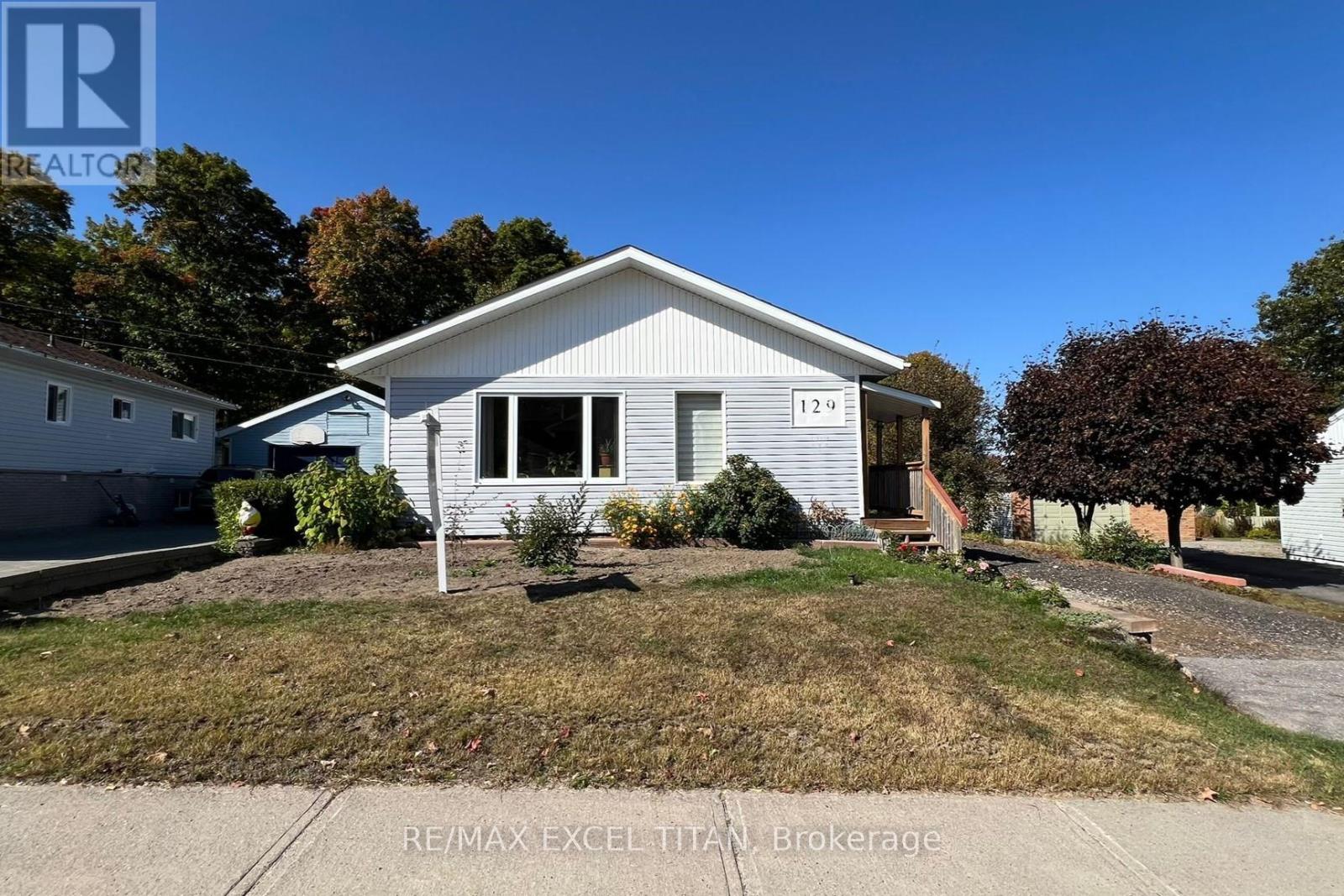 129 Axmith Ave, Elliot Lake, ON P5A 1B9