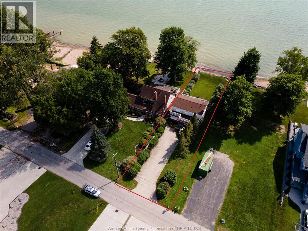 127 Lakewood Dr, Amherstburg, ON N9V 2Y8